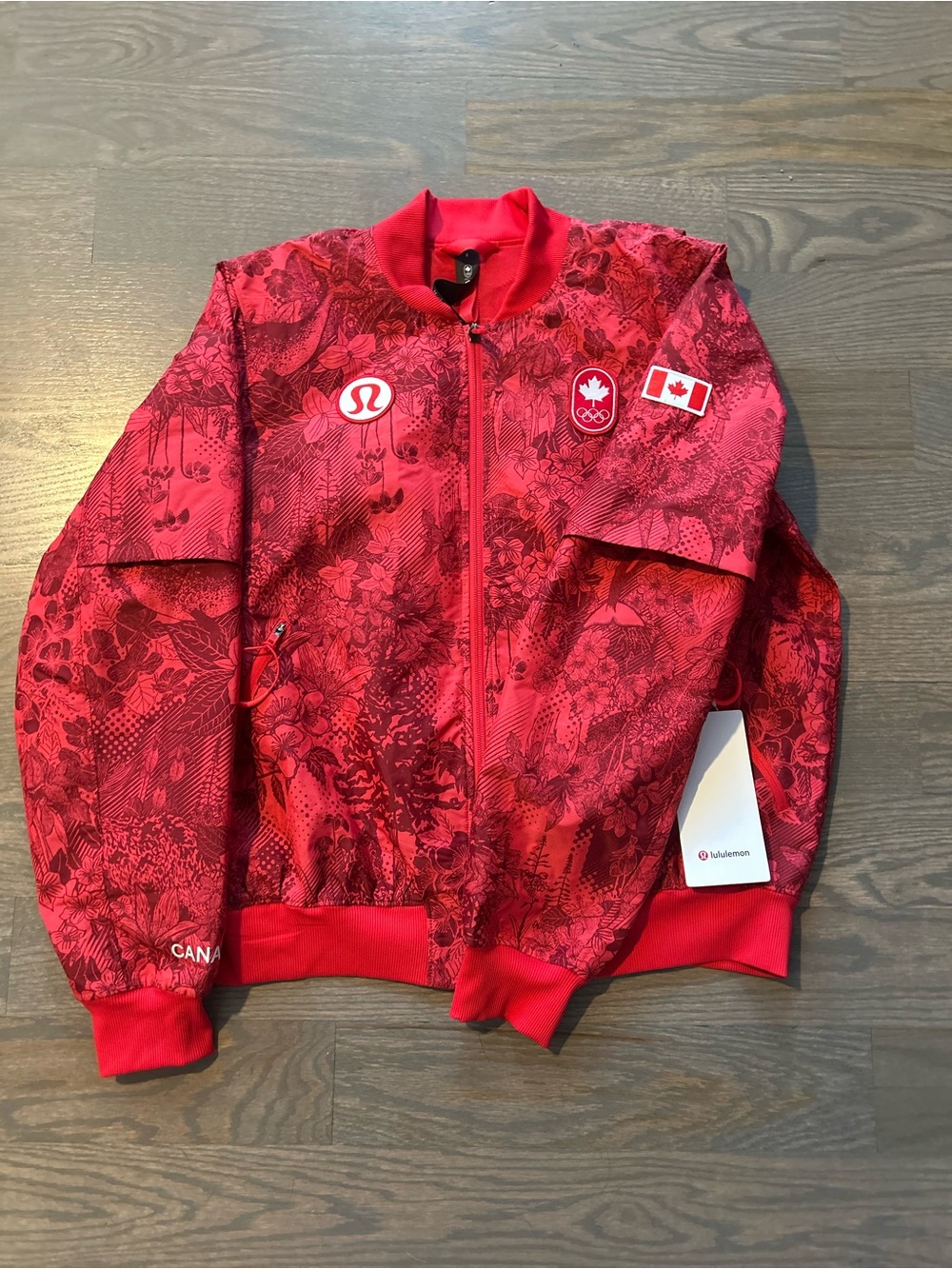 Lululemon Team Canada Women's Vented Jacquard Bomber Jacket NWT size 8